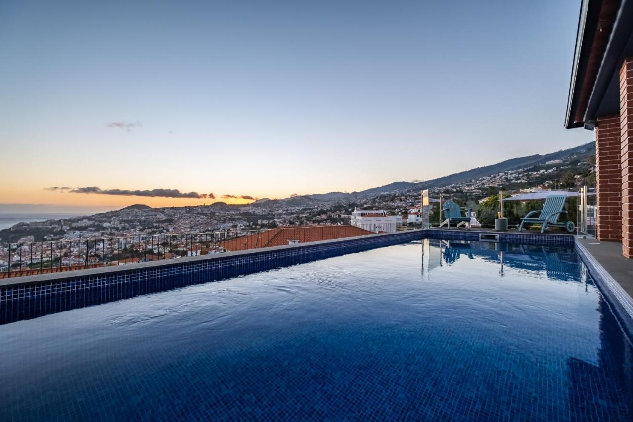 Villa Casa Da Pinheira II - By Wehost à Funchal  Extérieur photo